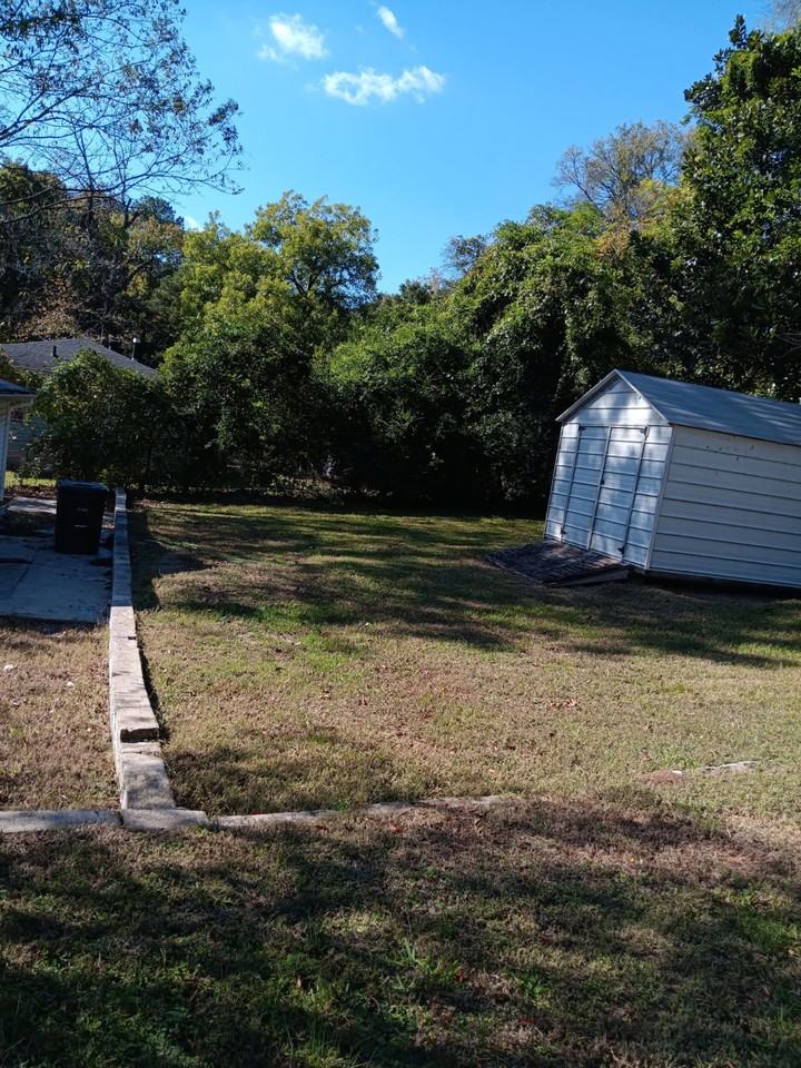 512 34th Ave W #1 - Photo 2 of 7