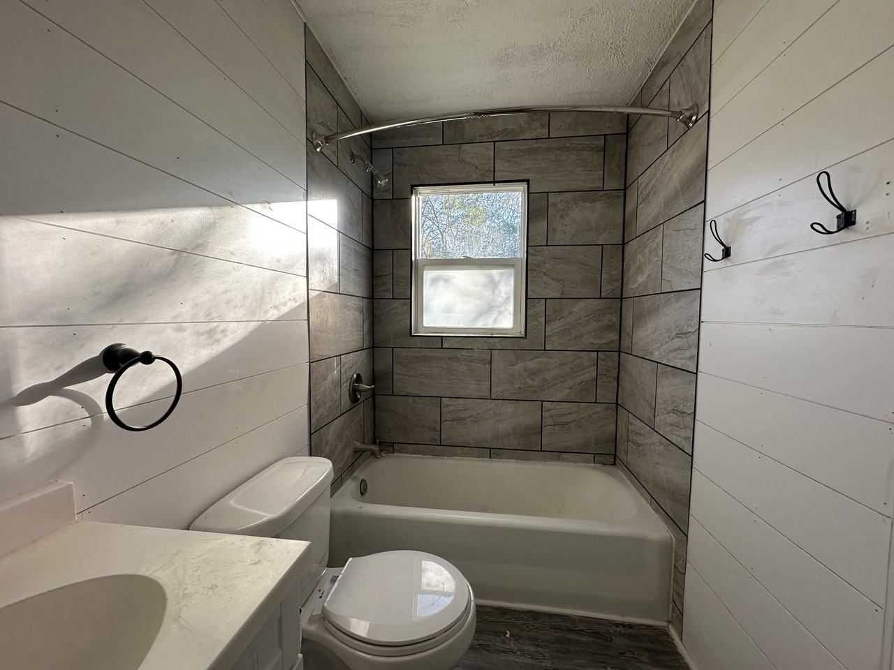 1543 Graf St #1 - Photo 4 of 9