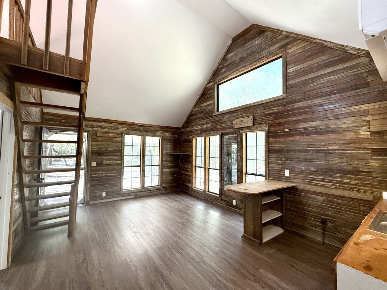 535 Woodlawn Dr #1 - Photo 5 of 21