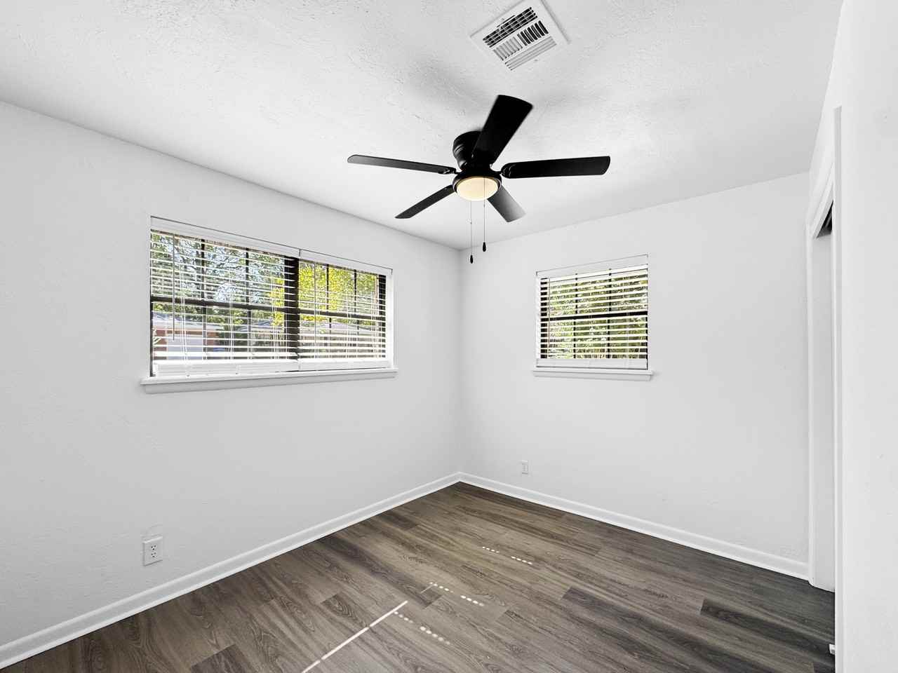 513 Manor Drive #1 - Photo 3 of 20