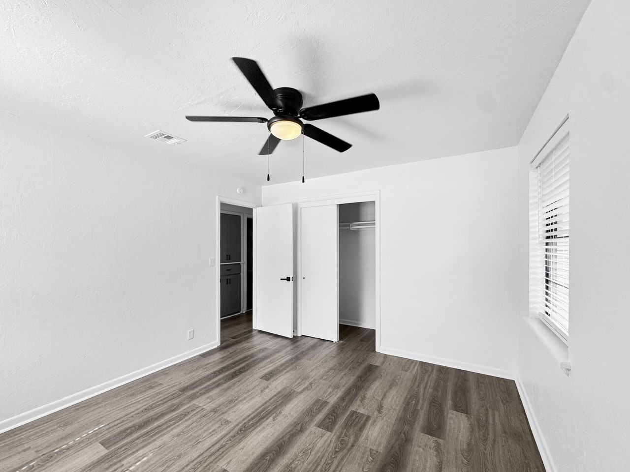 513 Manor Drive #1 - Photo 4 of 20