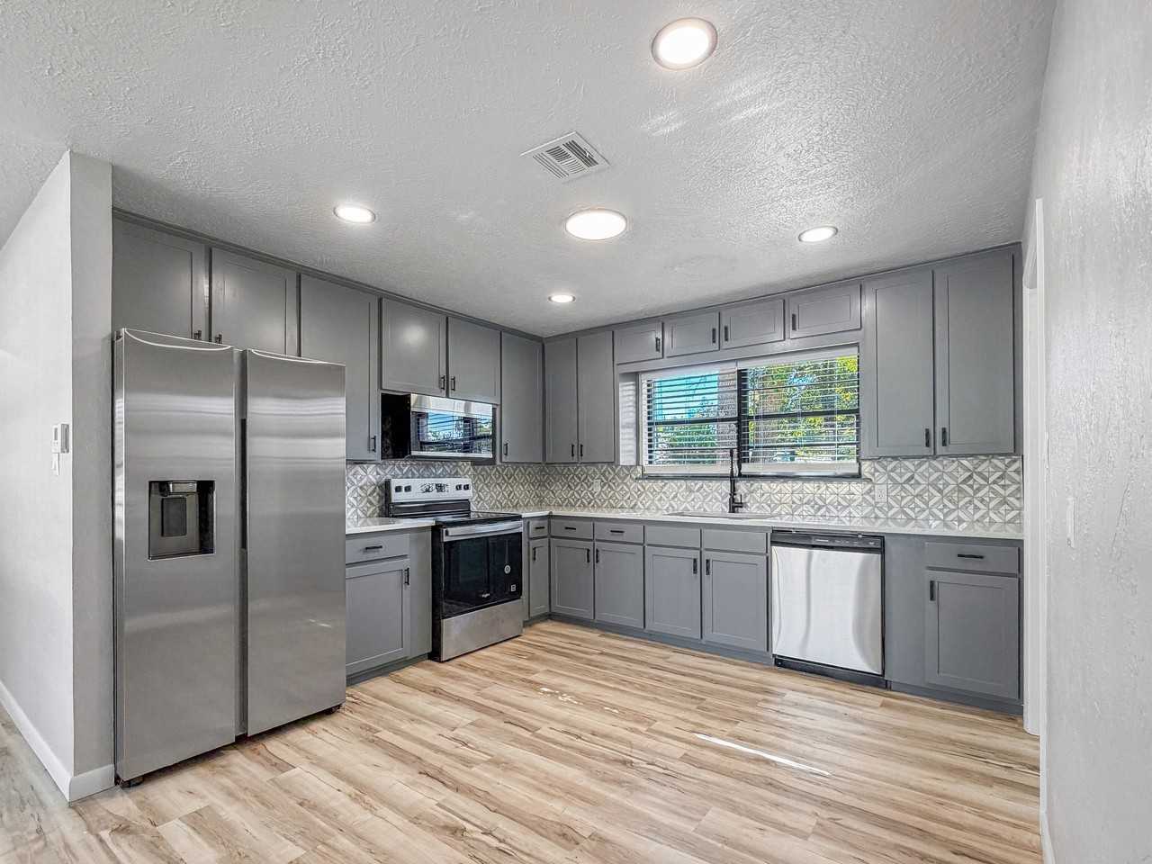 1702 West Boyd Street #1 - Photo 4 of 17