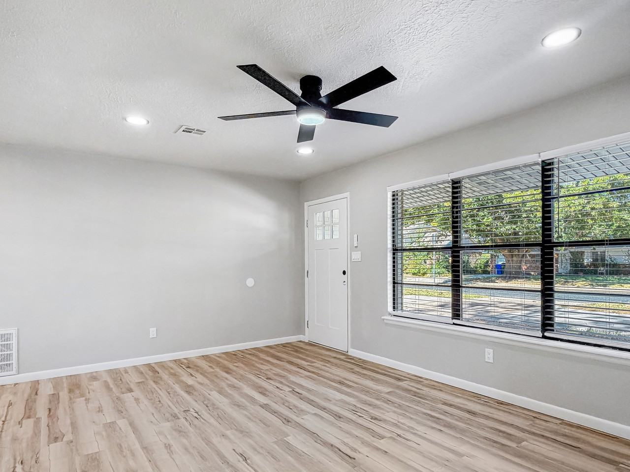 1702 West Boyd Street #1 - Photo 6 of 17