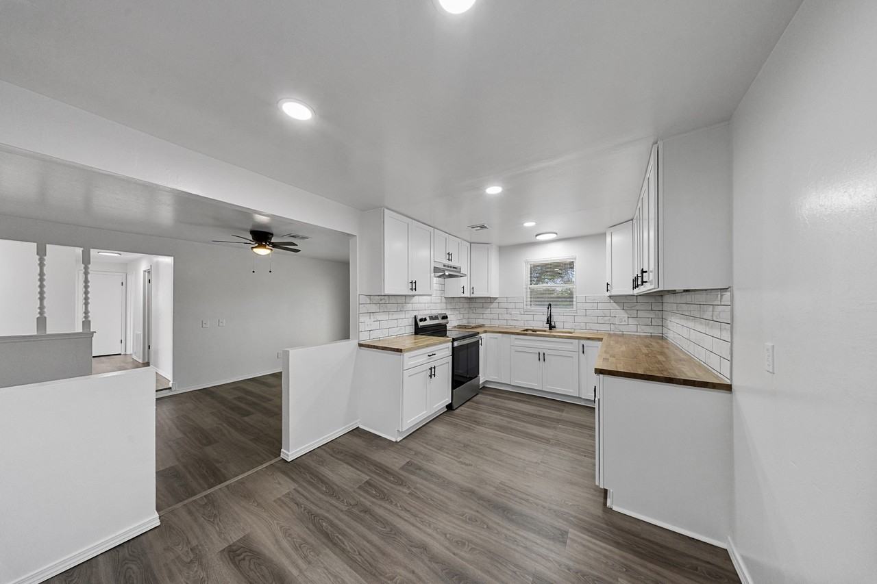 3232 Parker Dr #1 - Photo 4 of 28