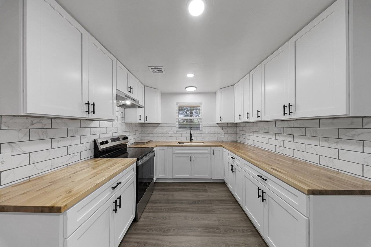 3232 Parker Dr #1 - Photo 5 of 28