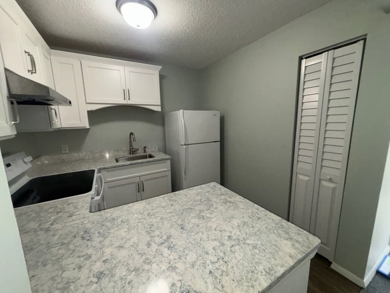 107 107 Treetop Circle - 725Unit 725 #725 - Photo 3 of 35