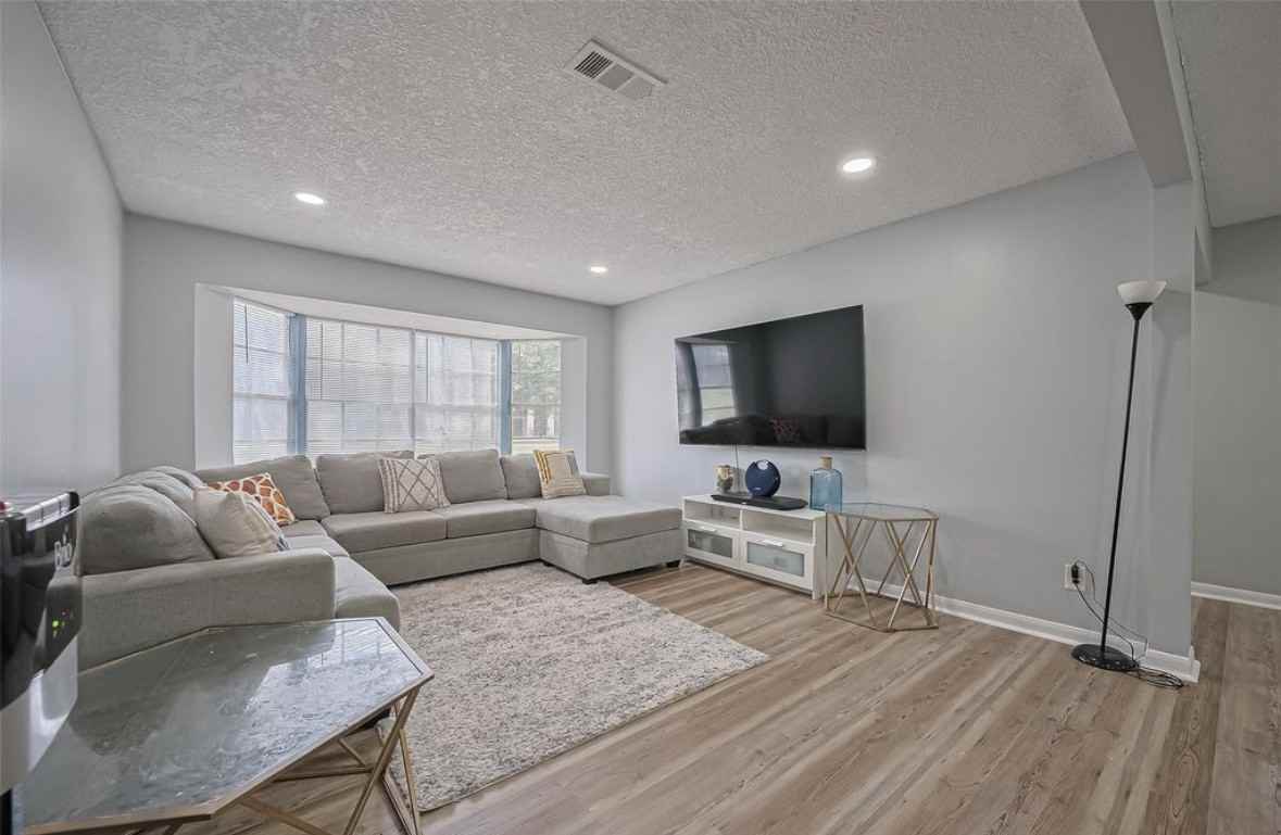 2606 Micliff Boulevard #1 - Photo 5 of 19