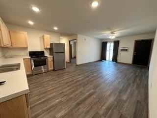 Peterson Dr #406 - Photo 4 of 13