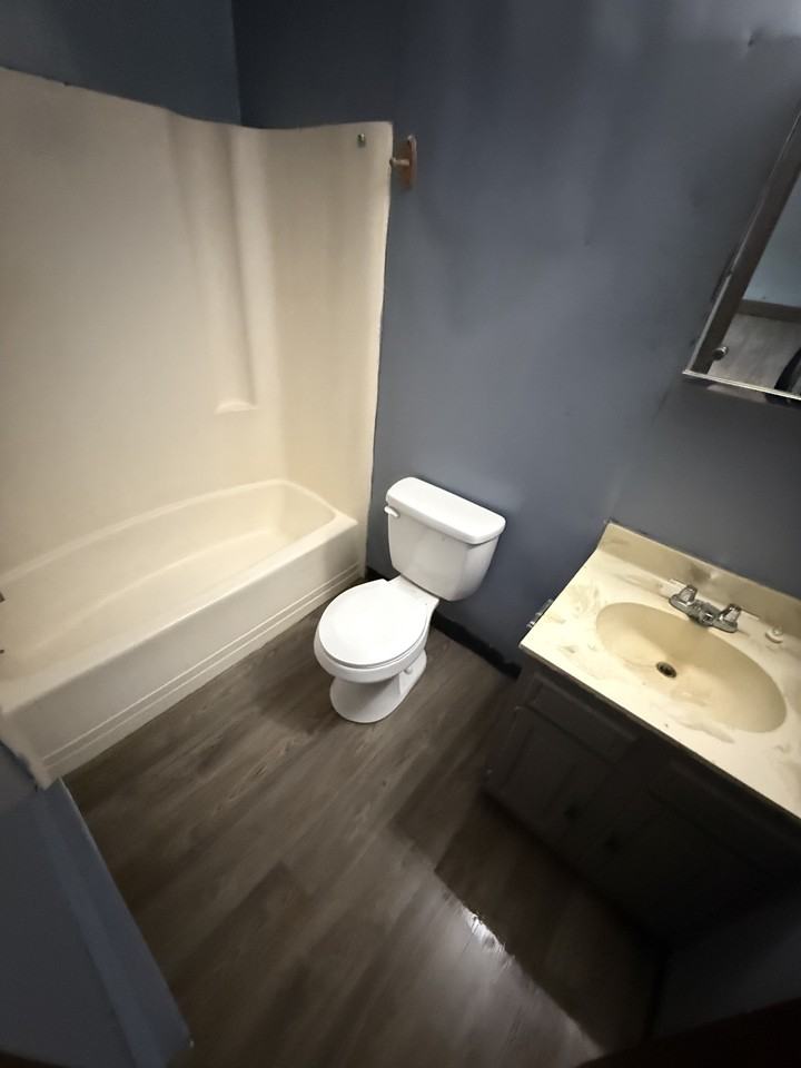 3114 East Pike #J - Photo 2 of 6