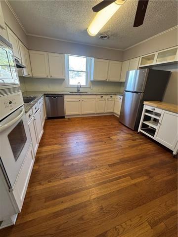 408 Severn Ave #B - Photo 4 of 25