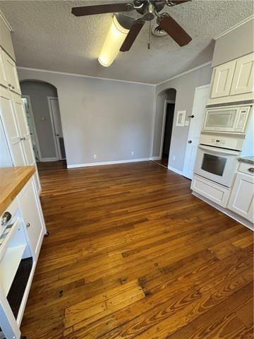 408 Severn Ave #B - Photo 5 of 25