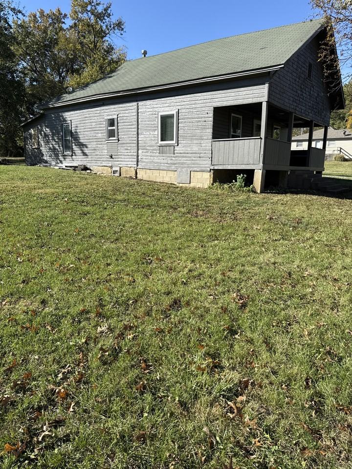 836 East 10th Street #1 - Photo 2 of 8