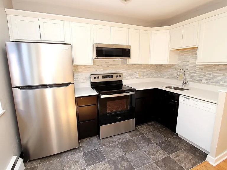 513 513 NORTH NEVILLE STREETAPT B-5 #B5 - Photo 3 of 7