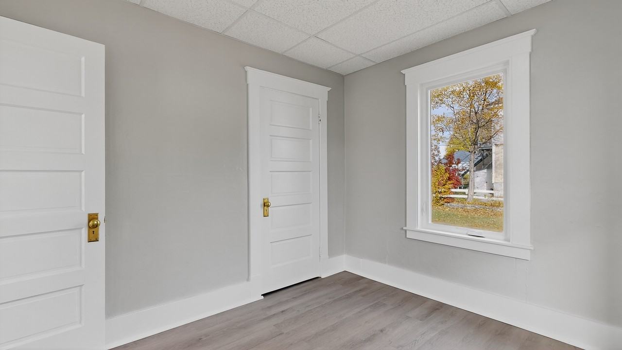 54 Thompson St #A - Photo 3 of 26