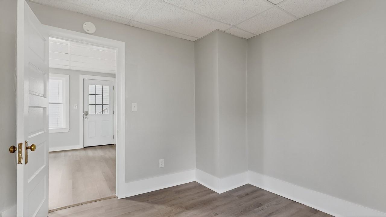 54 Thompson St #A - Photo 5 of 26