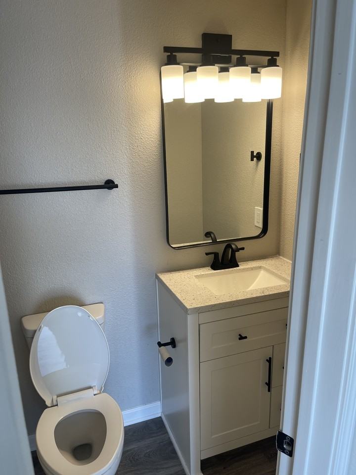 38 4th Street Southwest #A - Photo 6 of 9