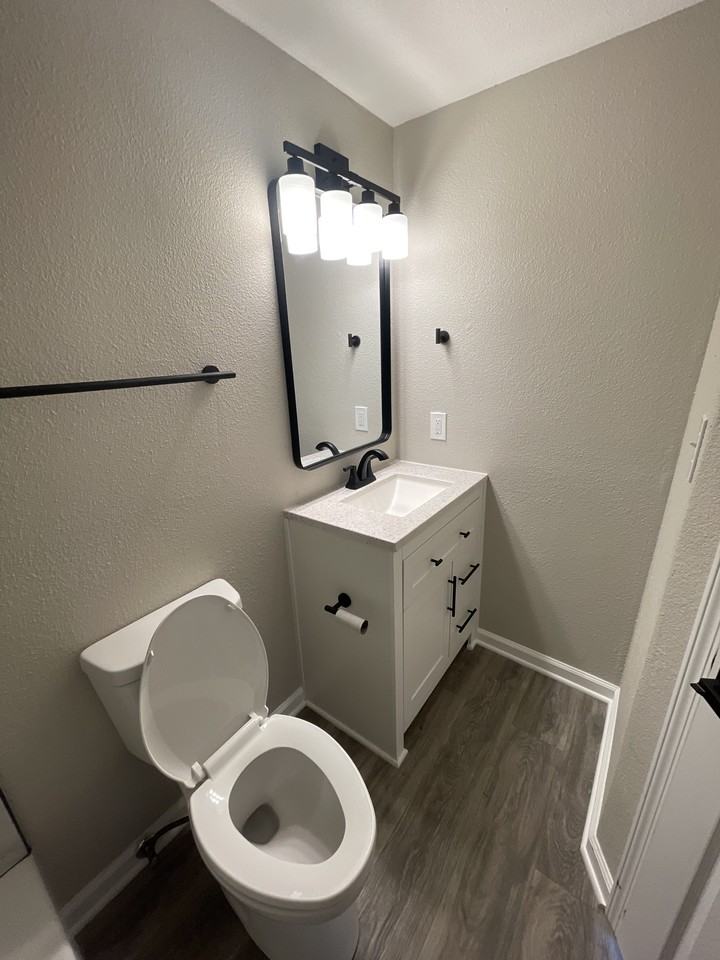 38 4th Street Southwest #A - Photo 7 of 9