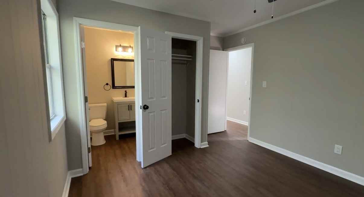 634 South Elm Street #B - Photo 3 of 5