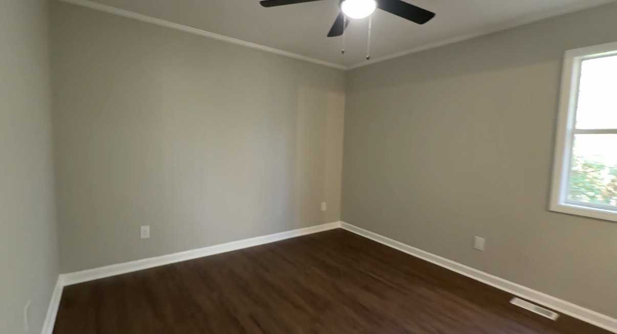 634 South Elm Street #B - Photo 4 of 5