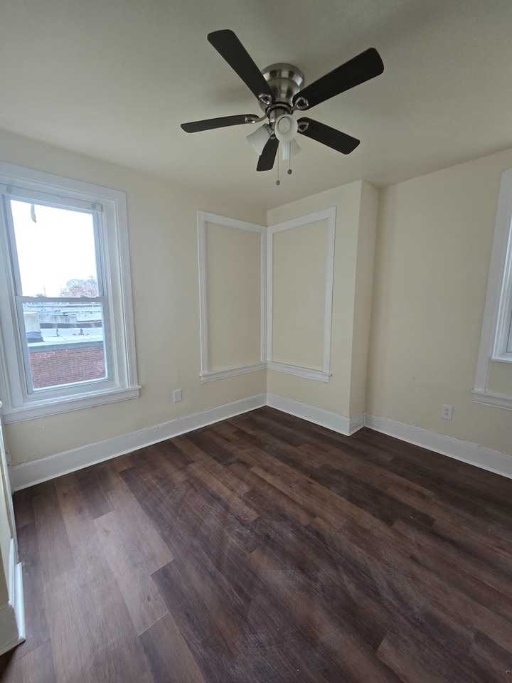 3219 N 13th St #1 - Photo 3 of 23