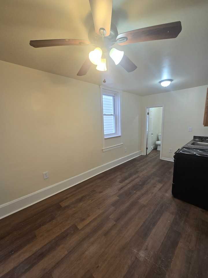 3219 N 13th St #1 - Photo 6 of 23