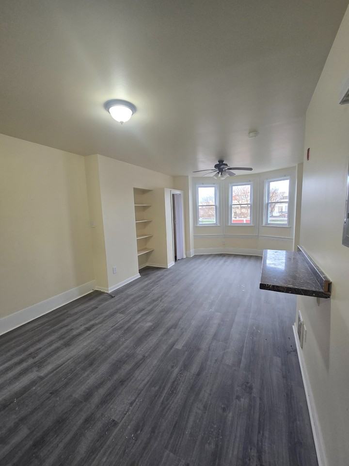 3219 N 13th St #2 - Photo 2 of 9