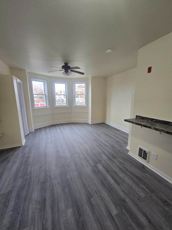 3219 N 13th St #2 - Photo 3 of 9