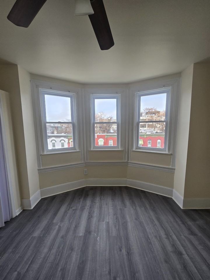 3219 N 13th St #2 - Photo 6 of 9