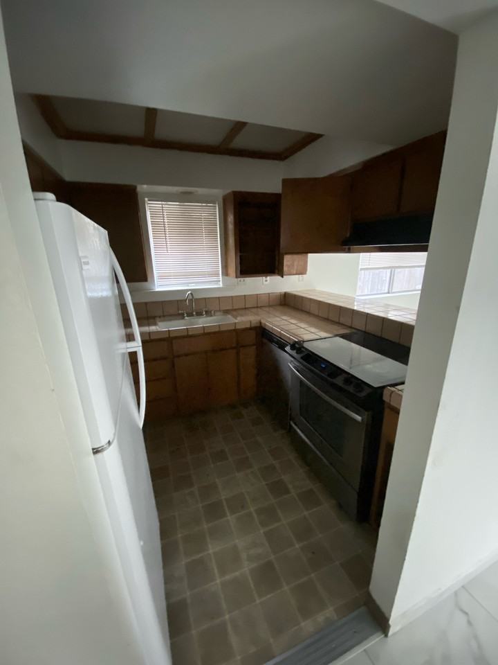 1034 Kaweah Street #1 - Photo 7 of 10