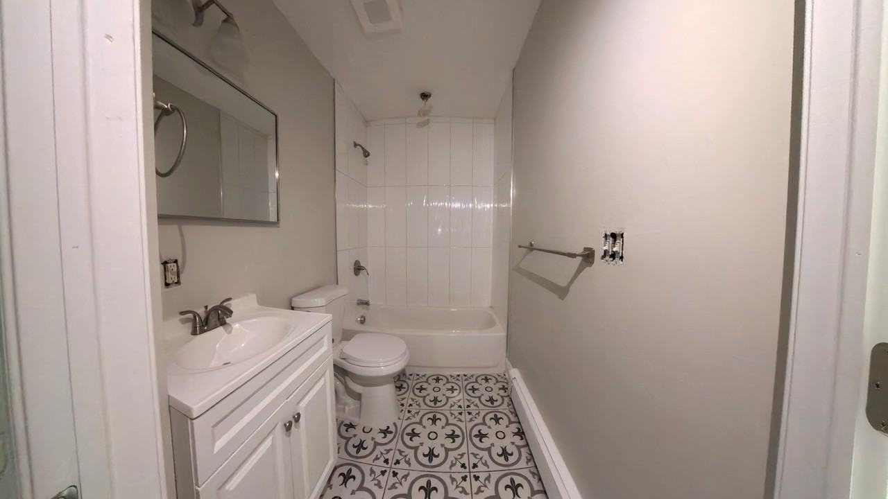 144 Inslee Pl Apt 3l #3L - Photo 2 of 5