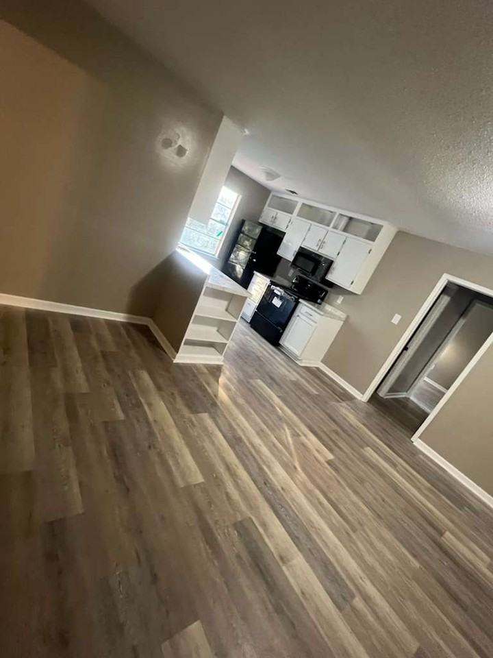 10405 Riverbend Cir #1 - Photo 2 of 22