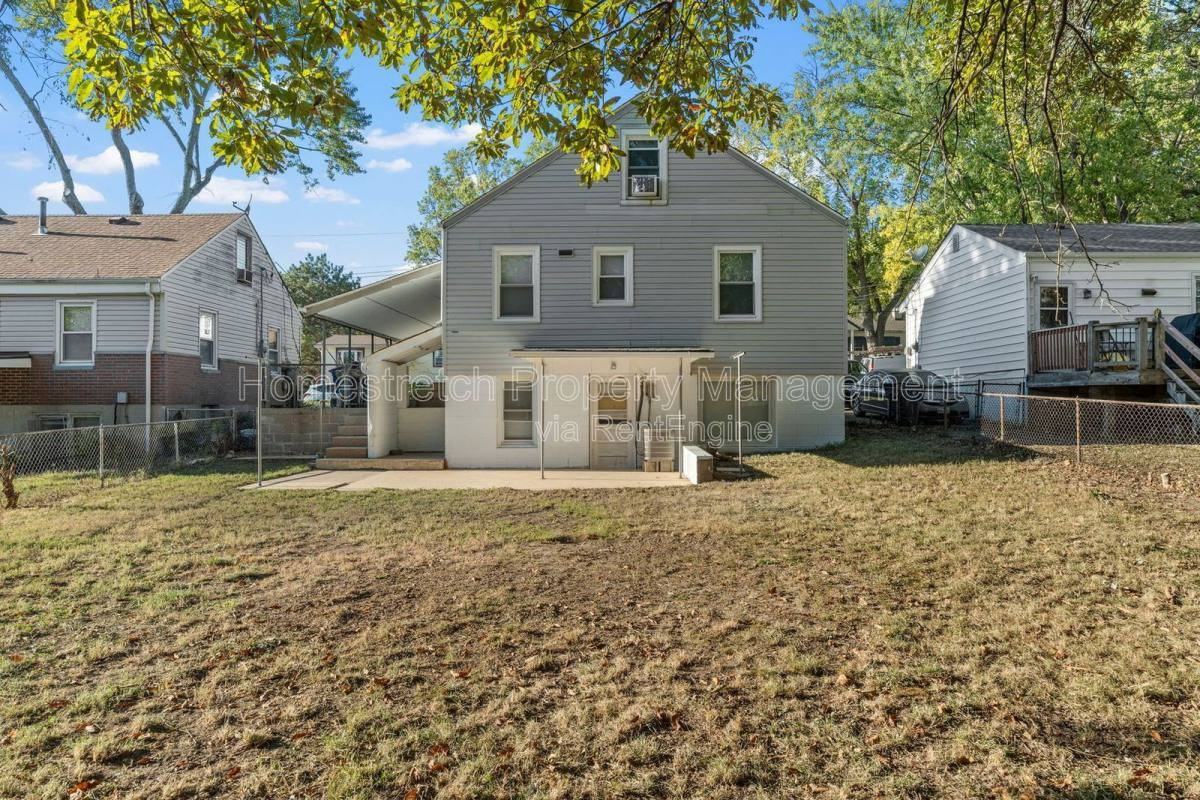 48 Young Dr - Photo 3 of 10