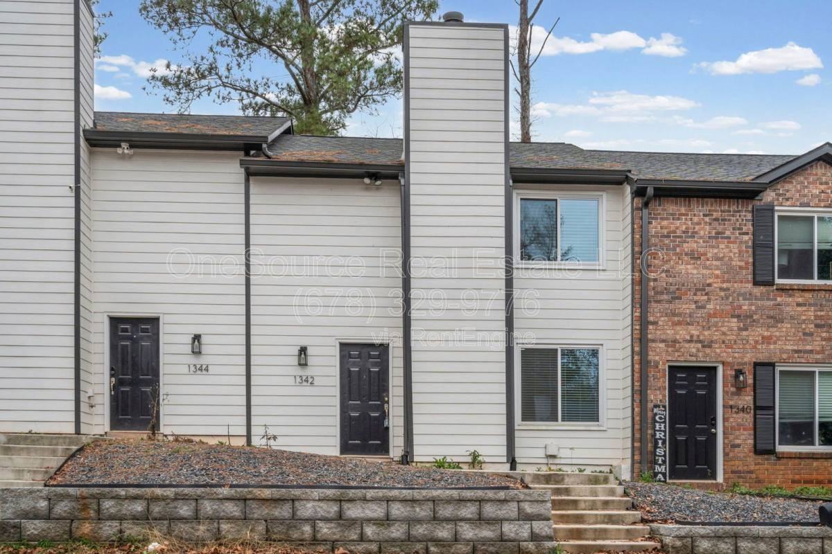 1342 N Hampton Rd #1 - Photo 2 of 10