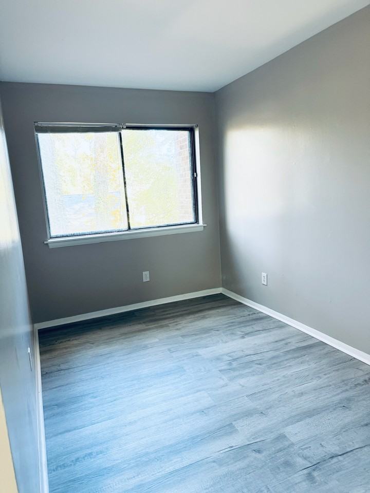 1208 Schaub Drive #E - Photo 7 of 11