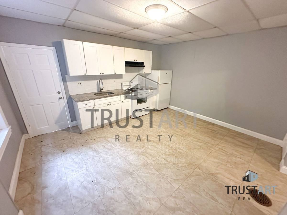 330 N 53rd St - Photo 2 of 10