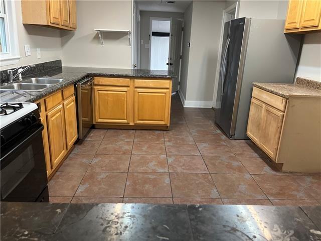 3803 Derbigny St #1 - Photo 4 of 14