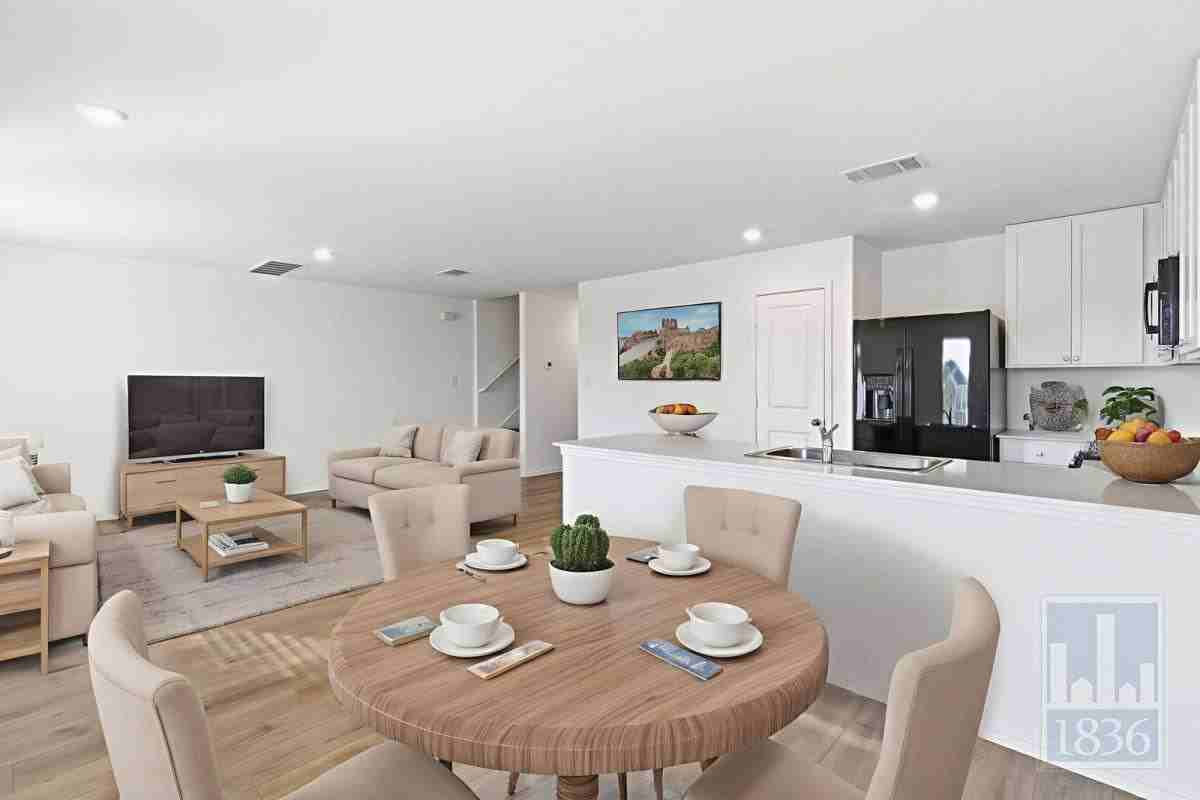 2213 Cyclone Dr - Photo 3 of 10