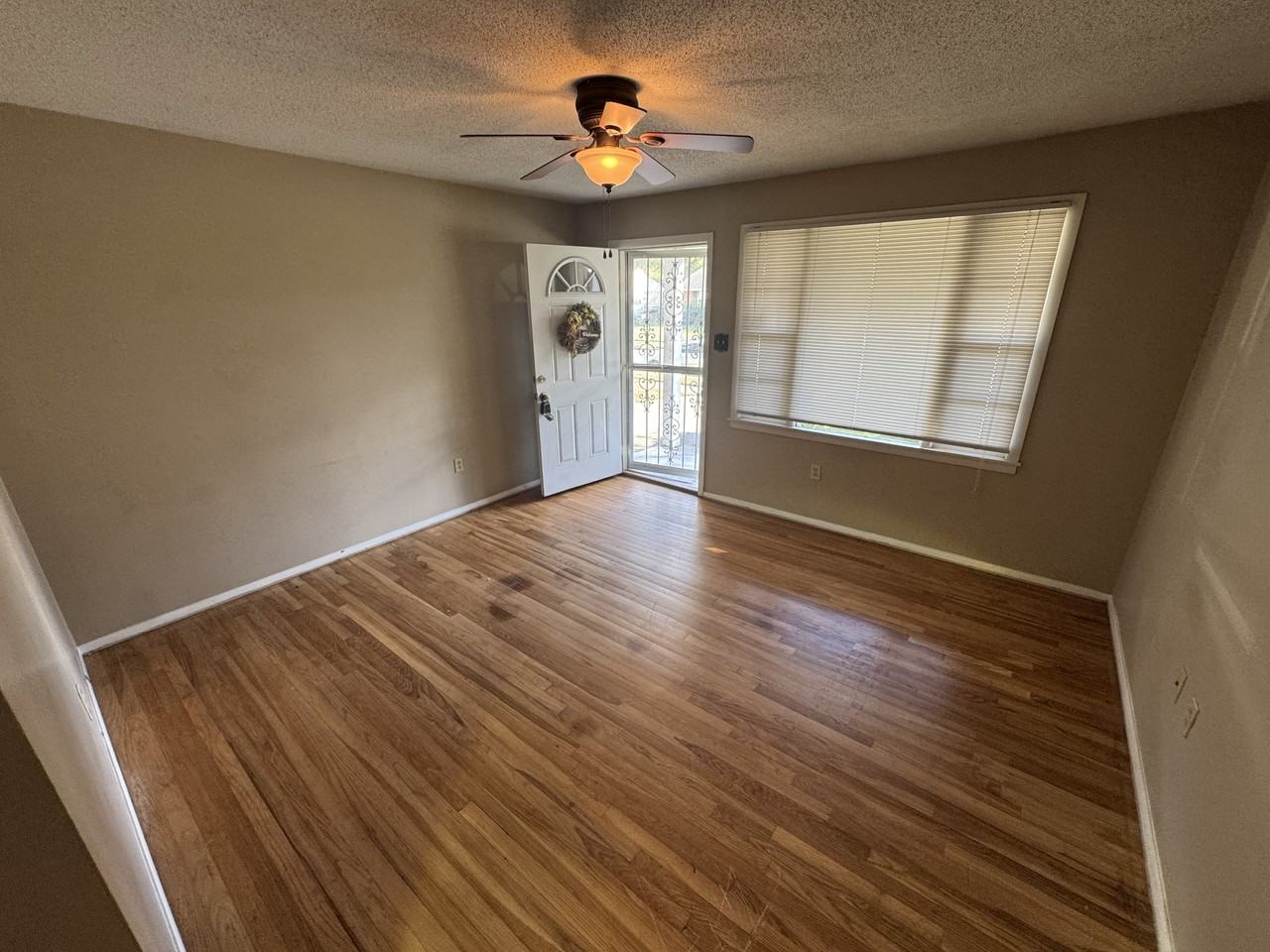 4914 Durbin Ave #0 - Photo 3 of 14