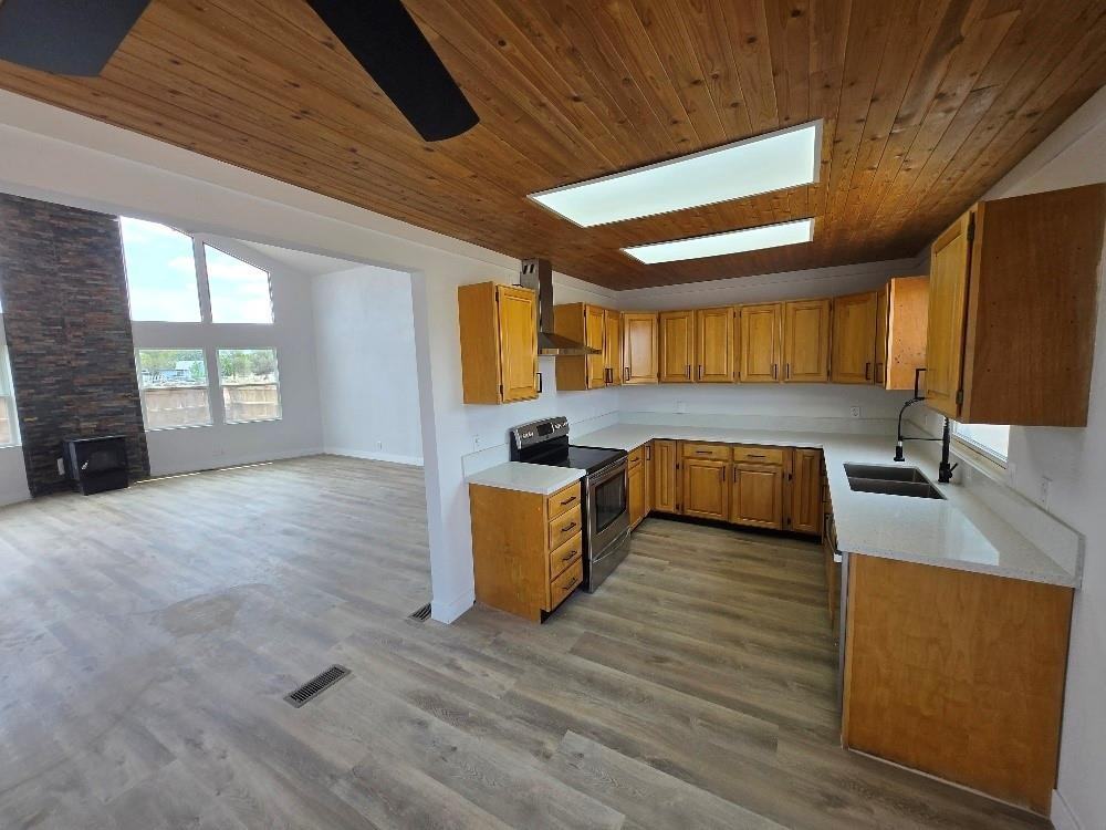 270 W Patricia Ave #1 - Photo 3 of 22