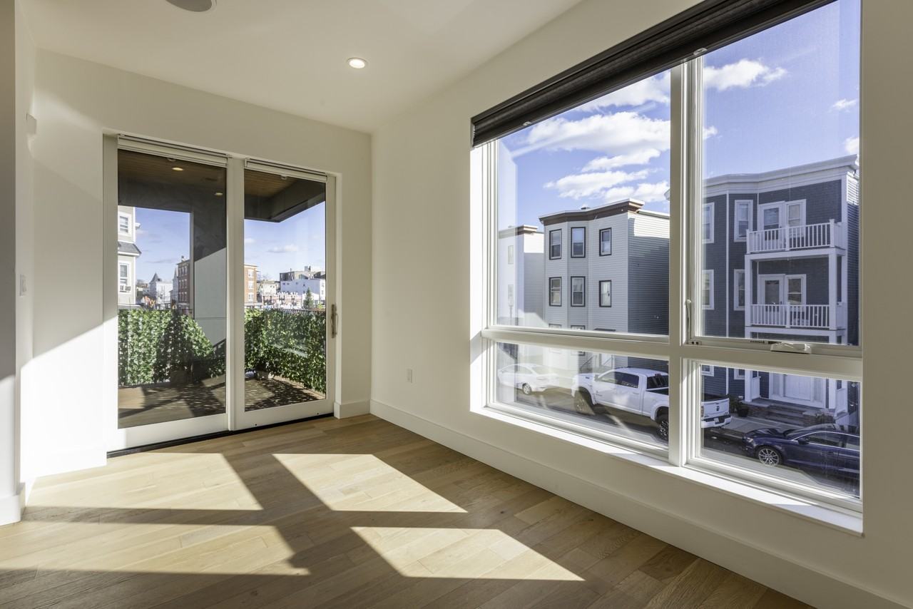 946 Saratoga Street #A - Photo 7 of 35