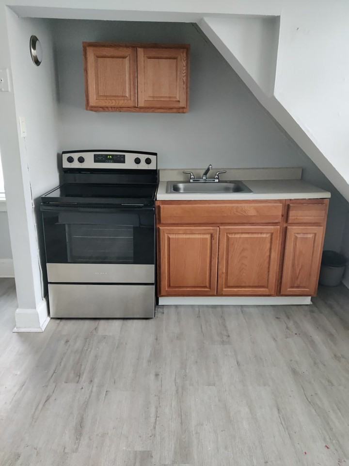 129 E Roosevelt Blvd #2 - Photo 3 of 5