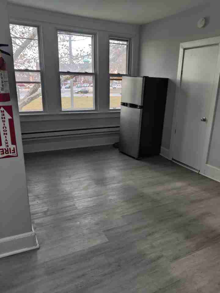 129 E Roosevelt Blvd #2 - Photo 4 of 5