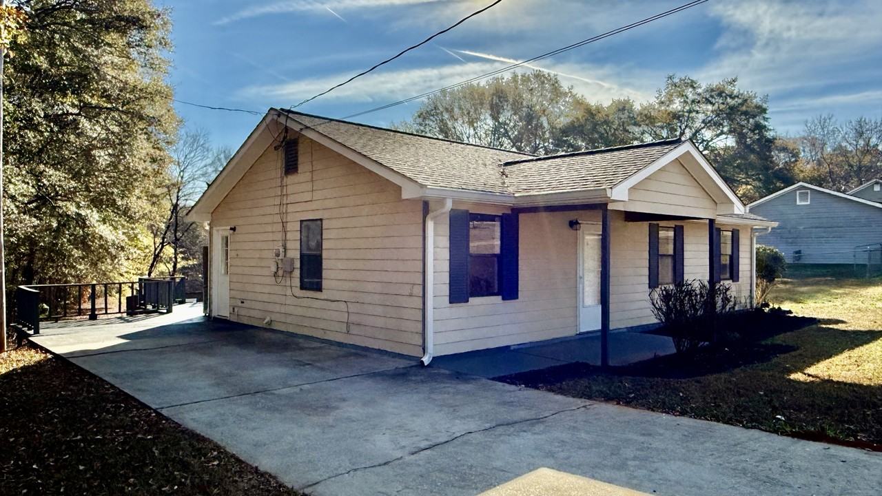 110 Central Lake Dr #1 - Photo 4 of 20