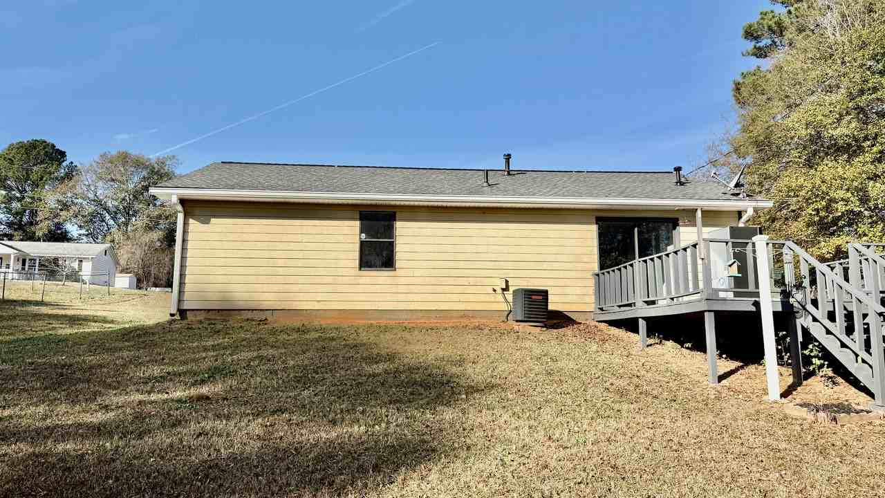 110 Central Lake Dr #1 - Photo 5 of 20