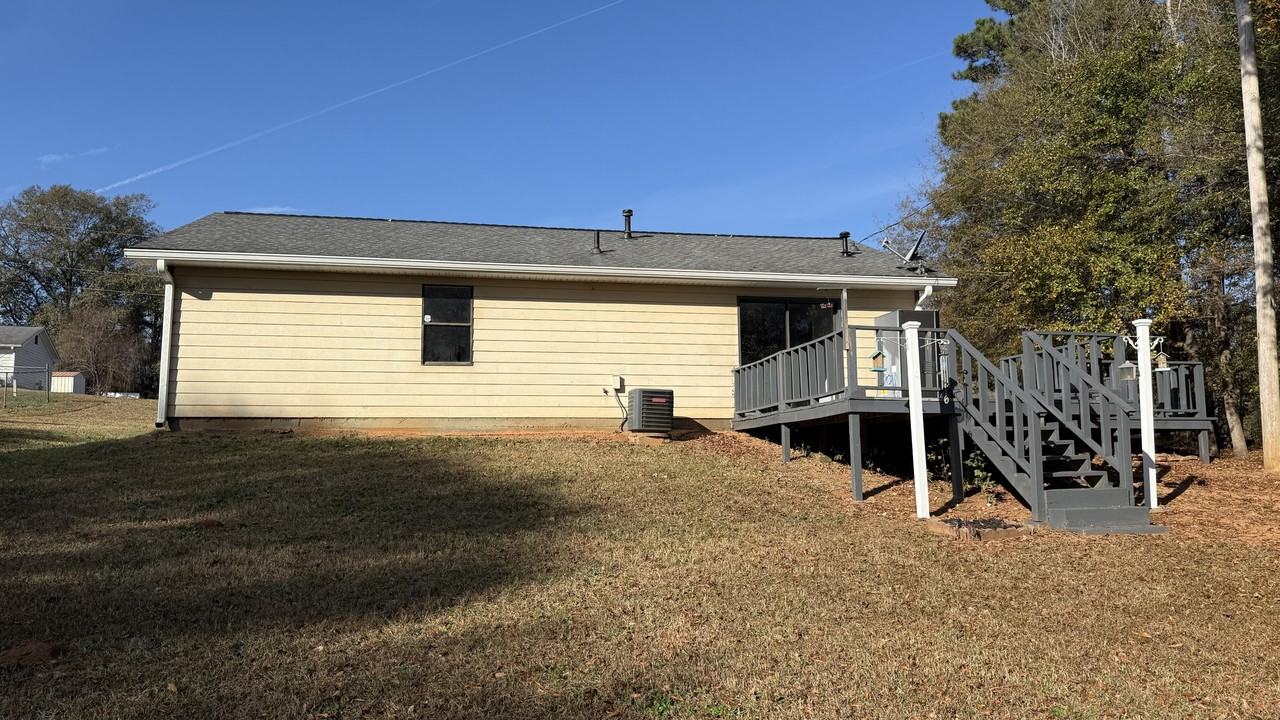 110 Central Lake Dr #1 - Photo 6 of 20