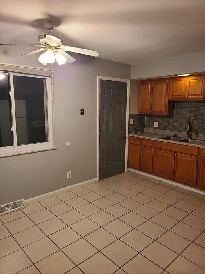 905 N Meadows Ct #A - Photo 2 of 20