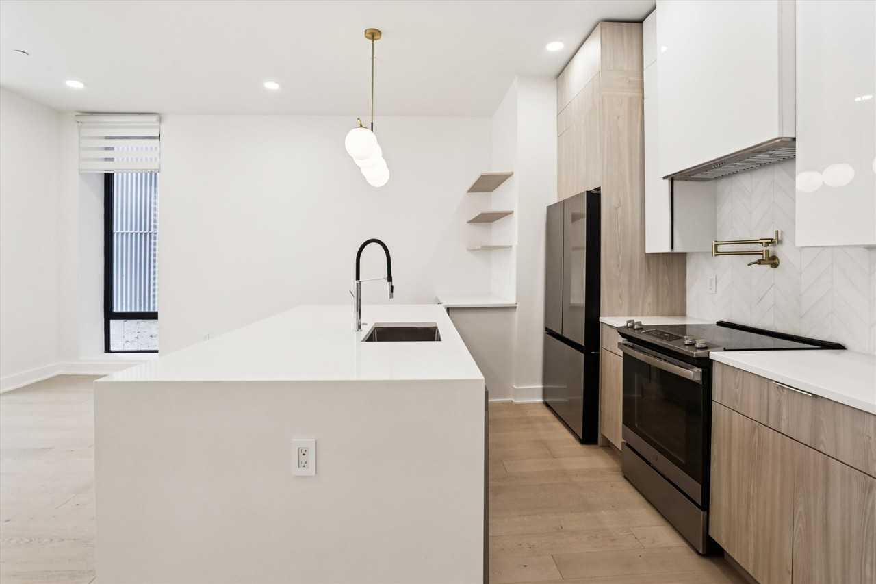 517 Montana Ave Ne #2 - Photo 7 of 28