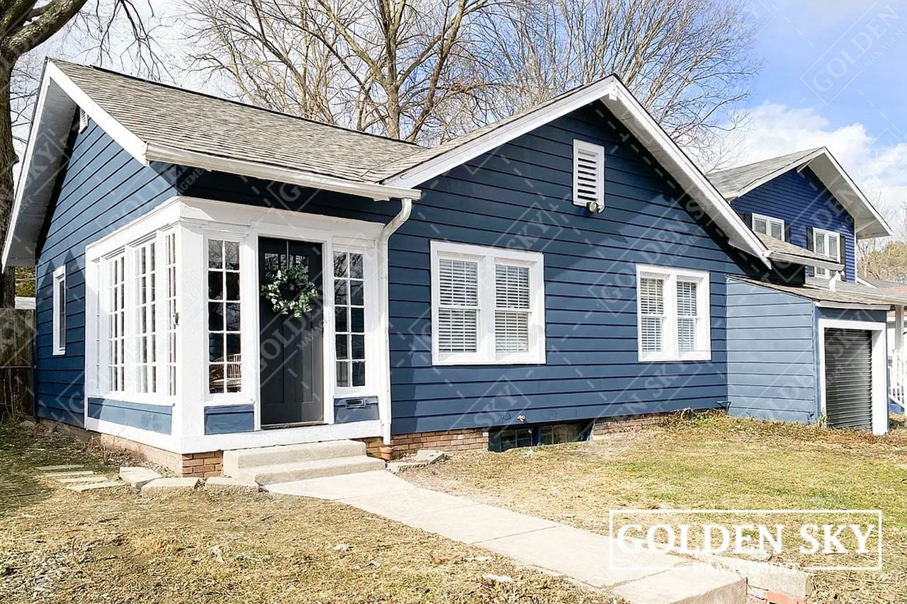 4910 Winthrop Avenue #1