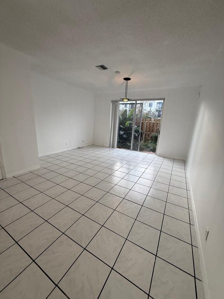 21300 Northeast 8th Court #1 - Photo 6 of 10