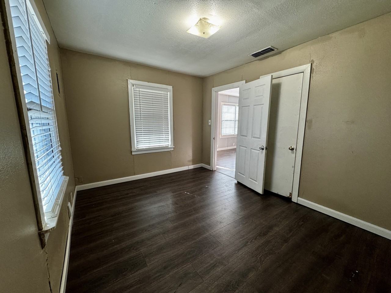 719 Small St #1 - Photo 4 of 12